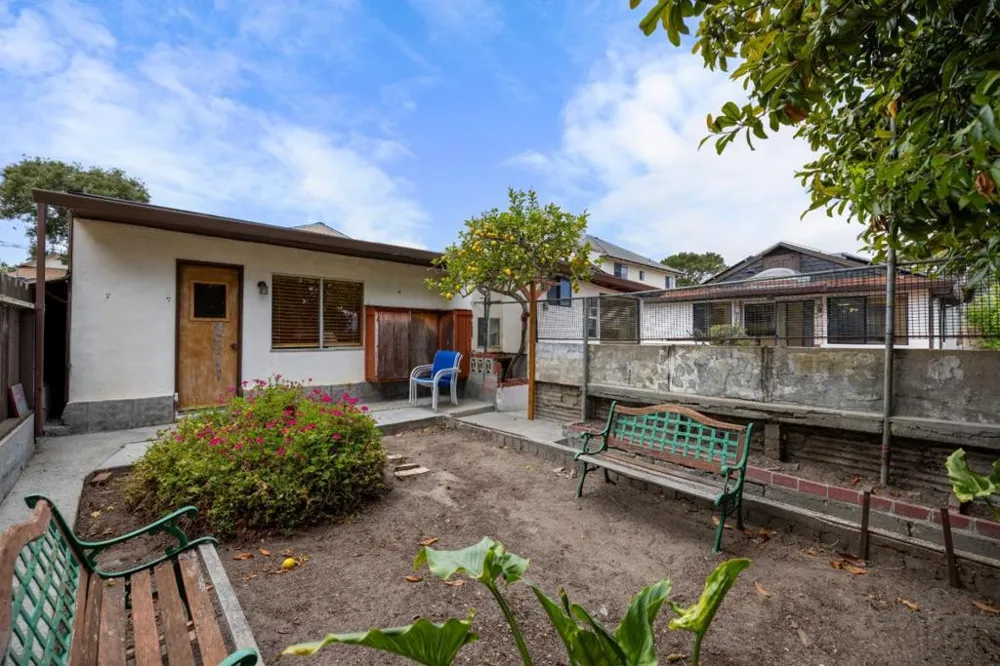 833 Hellam Street Monterey, CA 93940