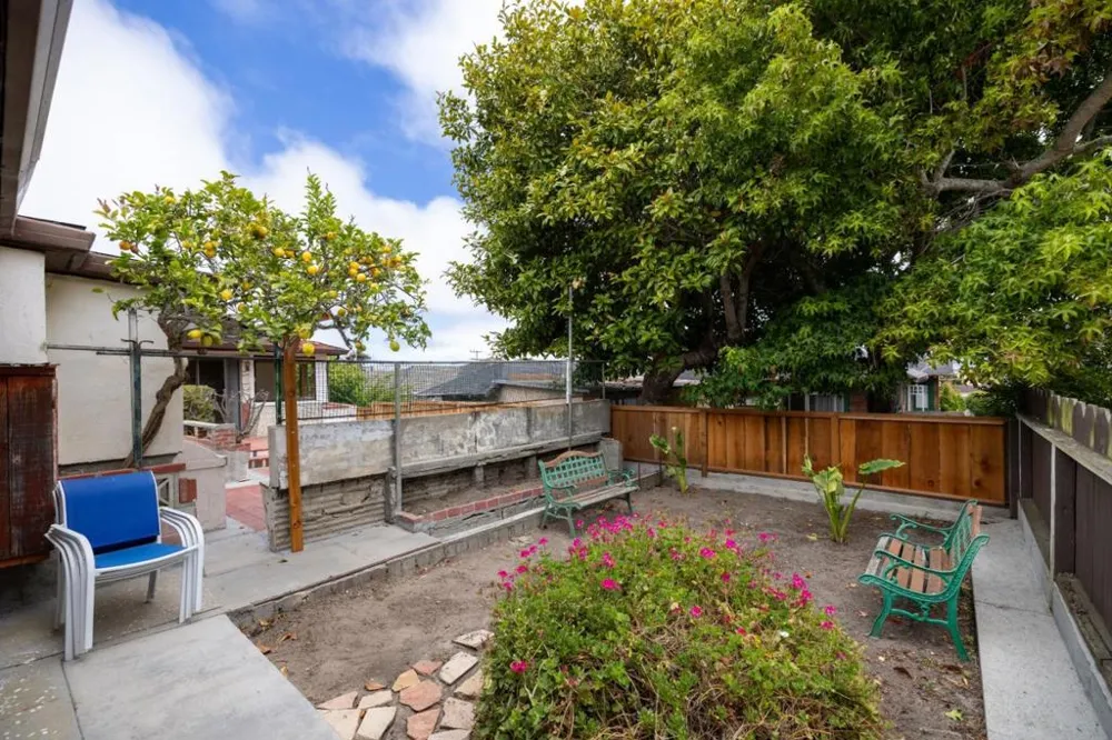 833 Hellam Street Monterey, CA 93940