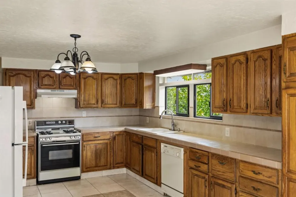833 Hellam Street Monterey, CA 93940
