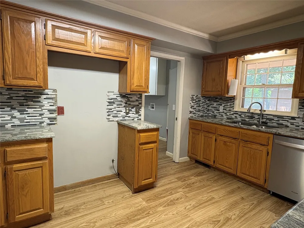717 E Seneca Street E Tahlequah, OK 74464