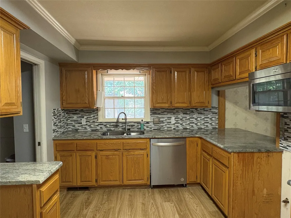 717 E Seneca Street E Tahlequah, OK 74464