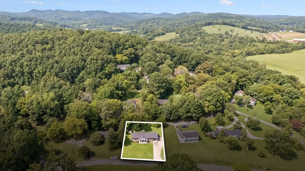 132 Hillwood Dr Carthage, TN 37030