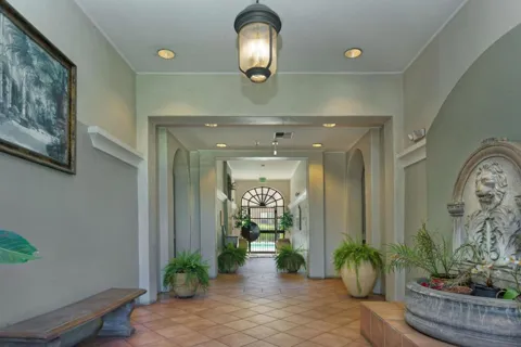 516 Martha Street #207