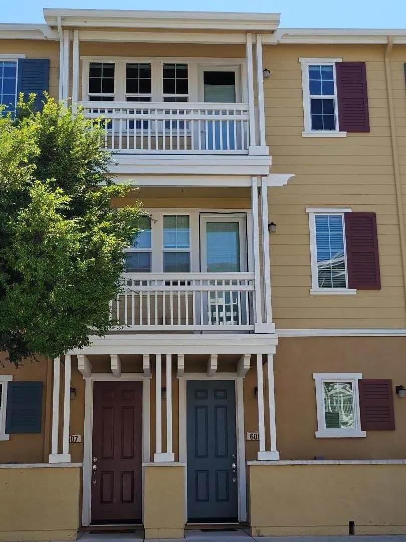 632 True Wind Way #608 Redwood City, CA 94063