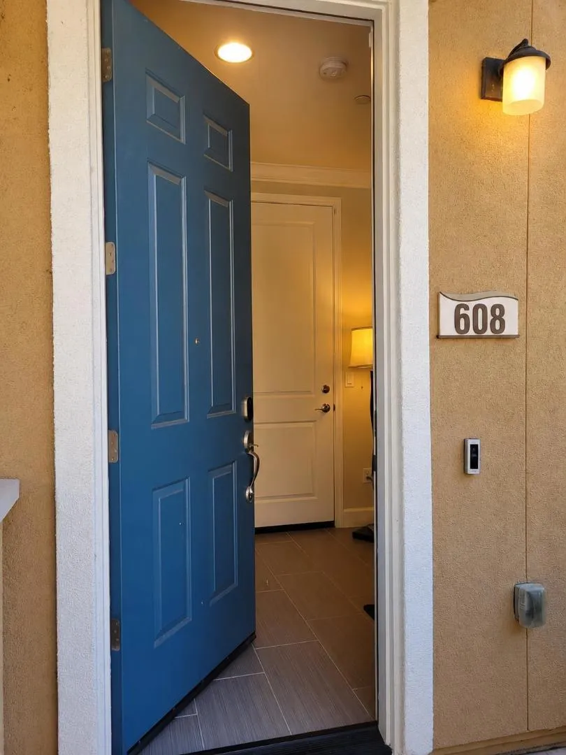 632 True Wind Way #608 Redwood City, CA 94063