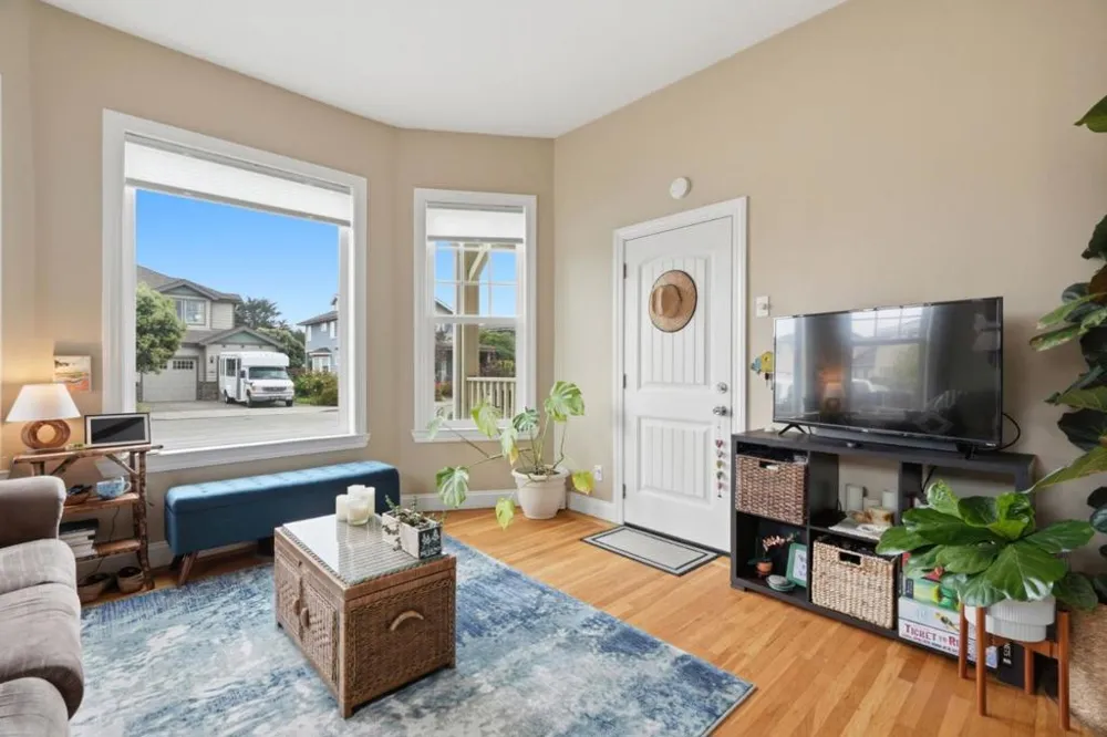 575 Myrtle Street Half Moon Bay, CA 94019