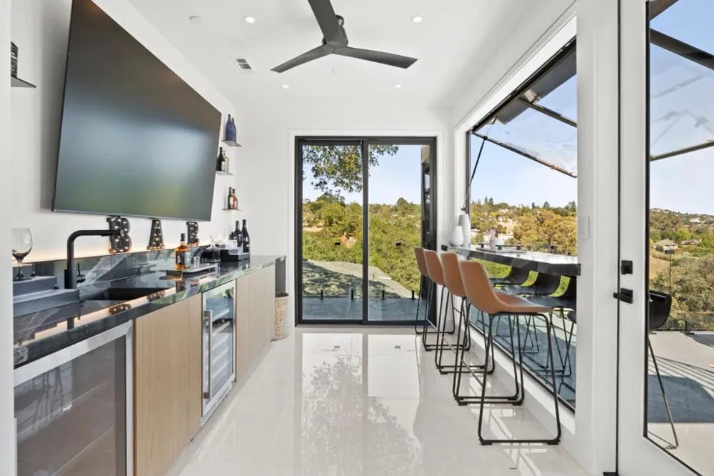 3724 Laurel Way Redwood City, CA 94062