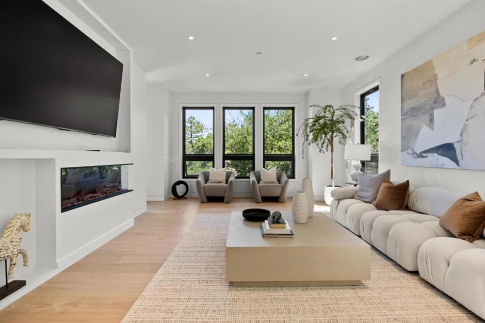 3724 Laurel Way Redwood City, CA 94062