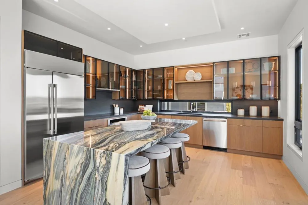 3724 Laurel Way Redwood City, CA 94062