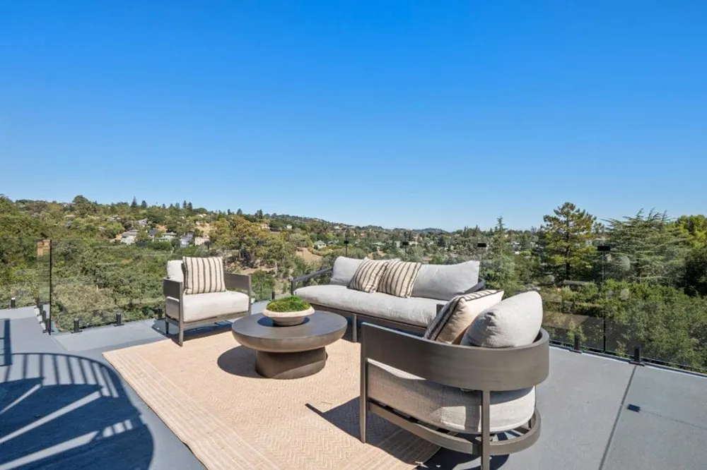 3724 Laurel Way Redwood City, CA 94062
