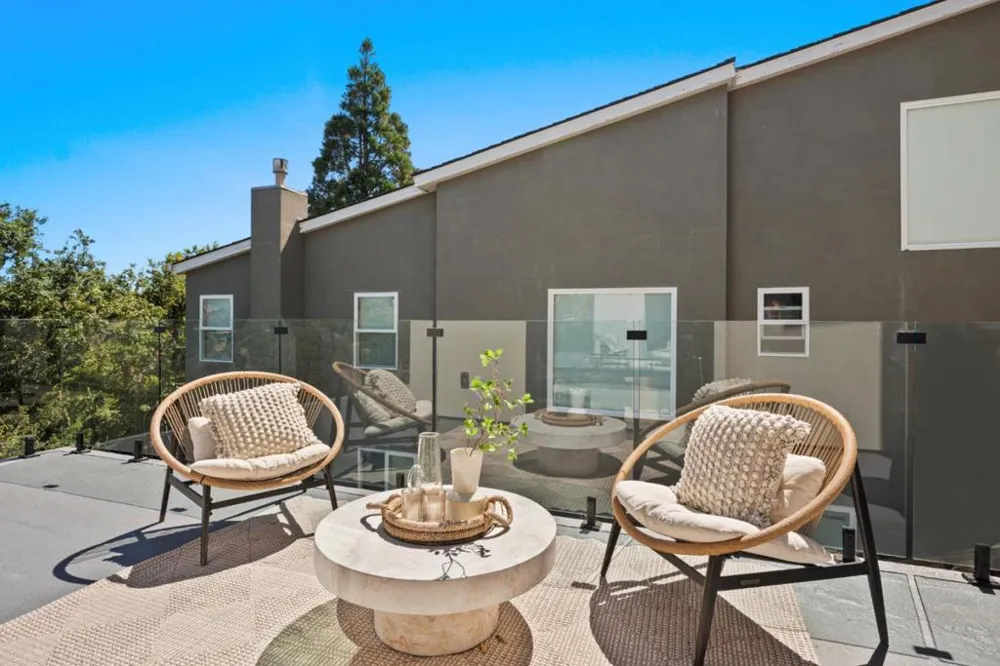 3724 Laurel Way Redwood City, CA 94062
