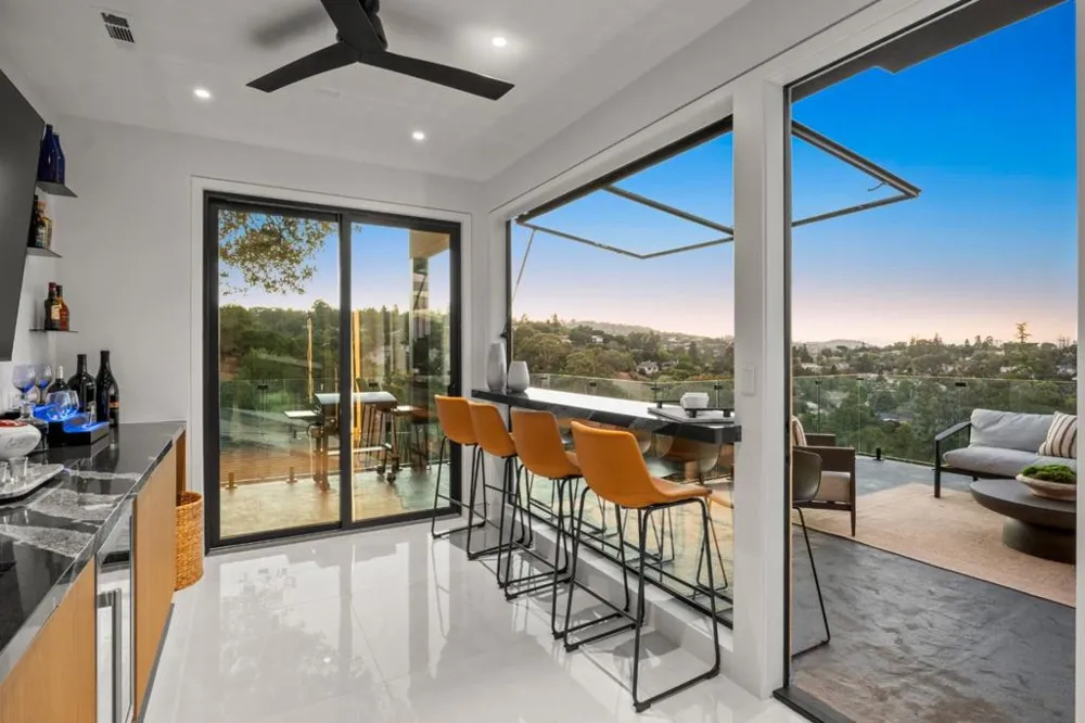 3724 Laurel Way Redwood City, CA 94062