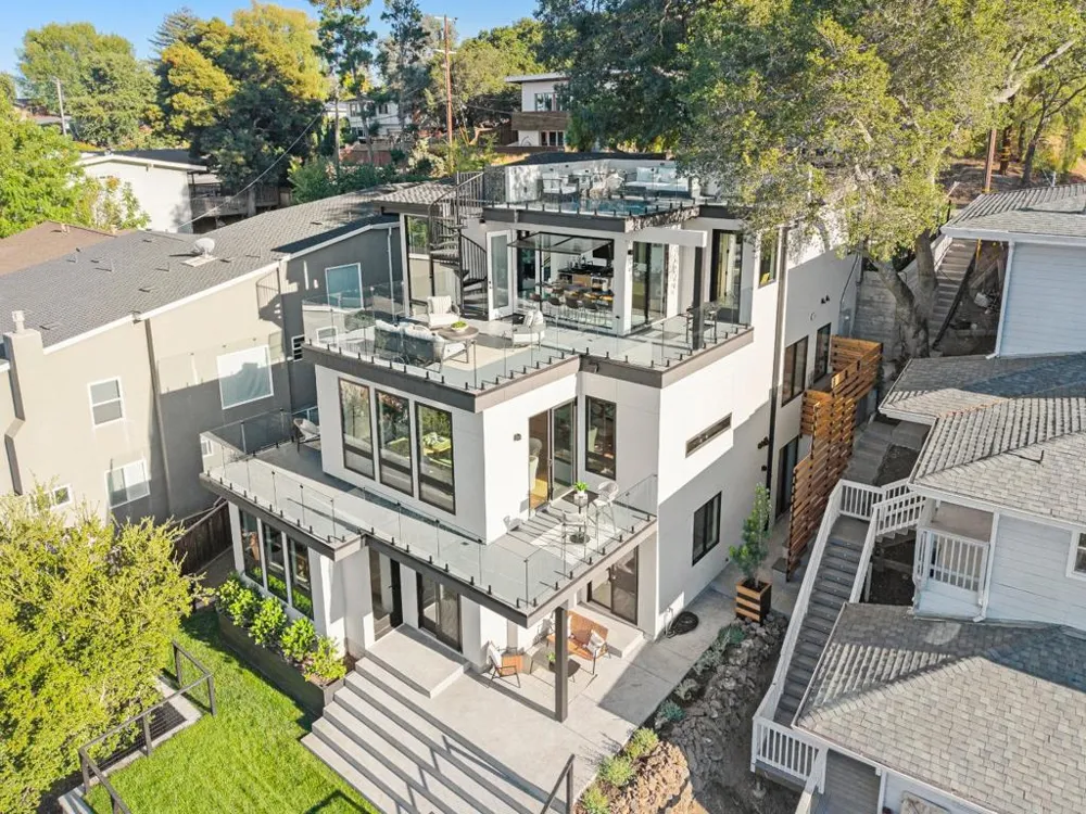 3724 Laurel Way Redwood City, CA 94062