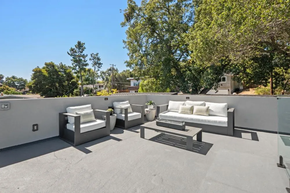 3724 Laurel Way Redwood City, CA 94062