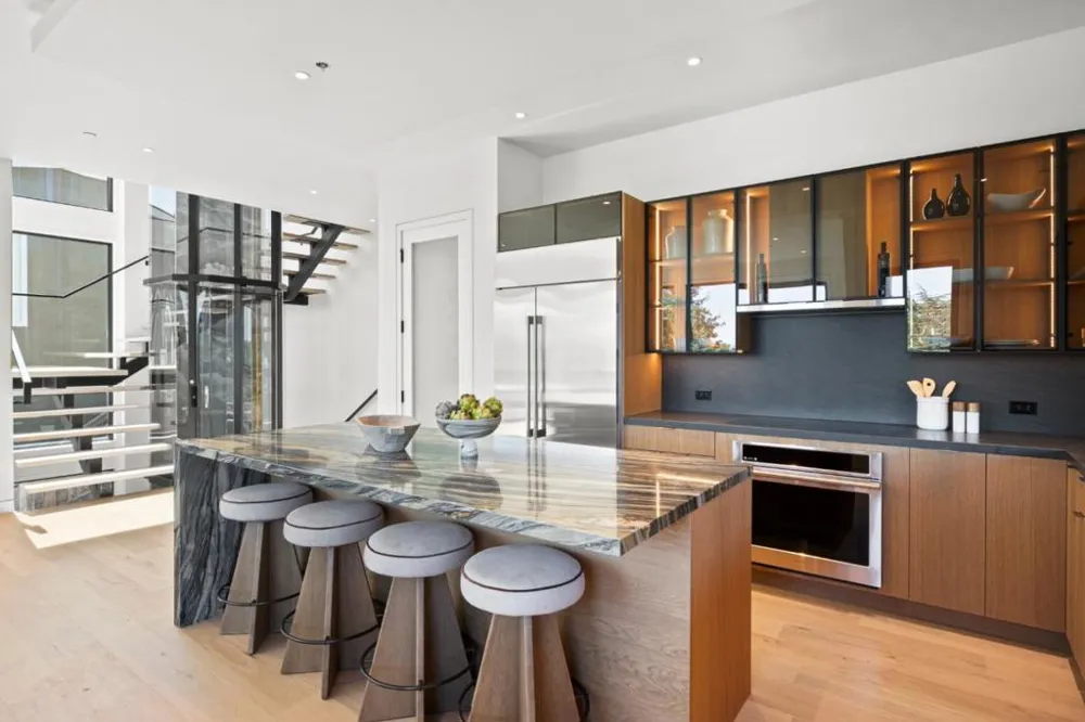 3724 Laurel Way Redwood City, CA 94062