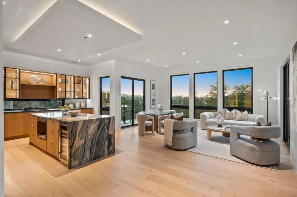 3724 Laurel Way Redwood City, CA 94062
