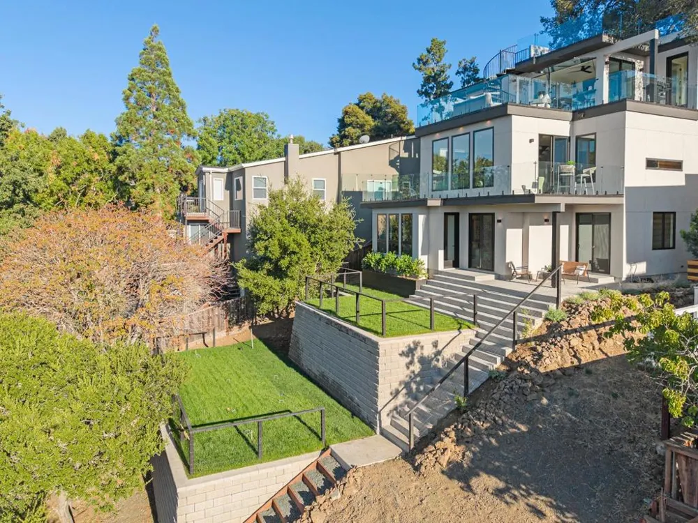 3724 Laurel Way Redwood City, CA 94062