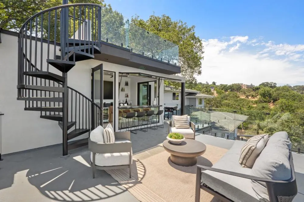 3724 Laurel Way Redwood City, CA 94062