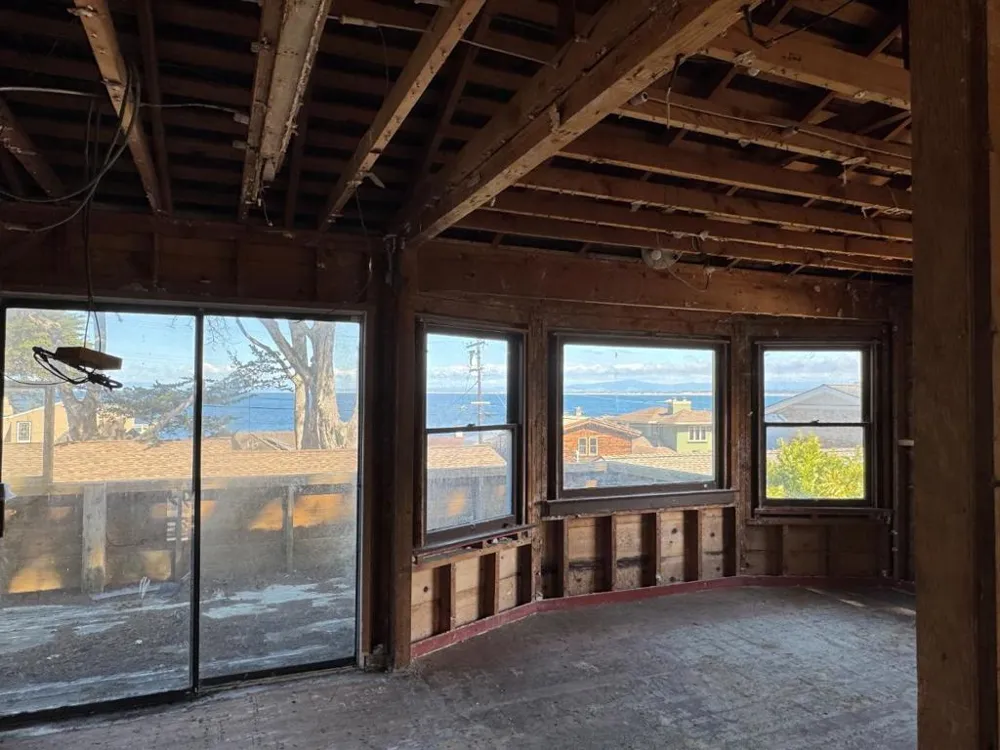 1046 BALBOA Pacific Grove, CA 93950