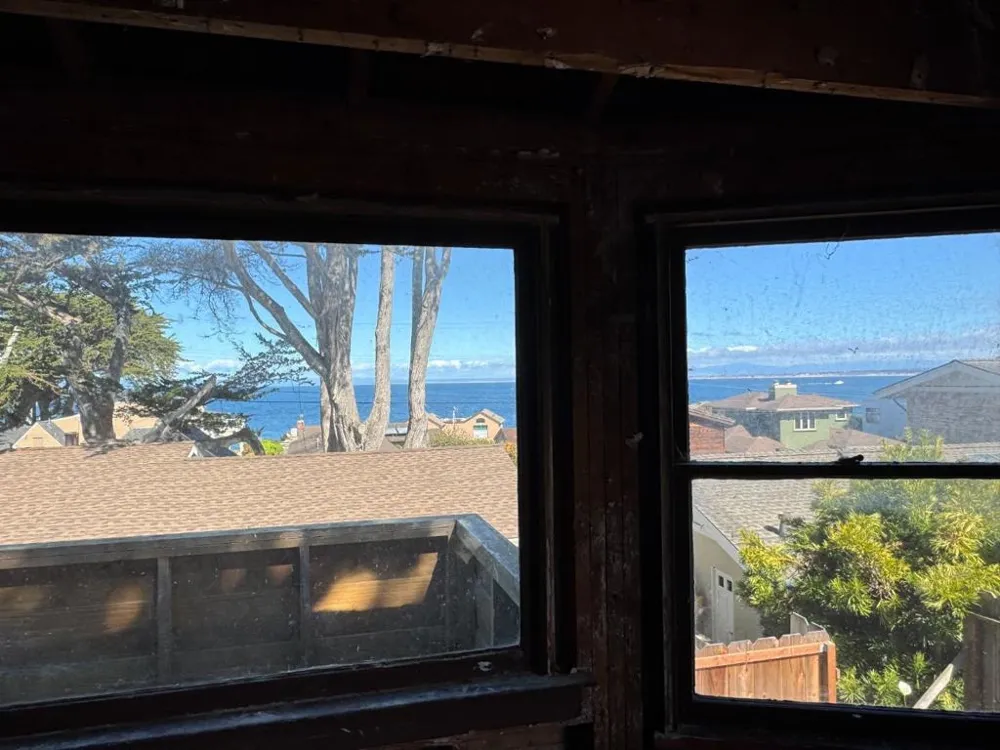 1046 BALBOA Pacific Grove, CA 93950