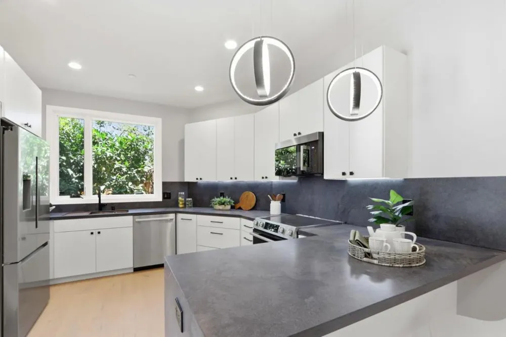 1720 Penny Way Los Altos, CA 94024