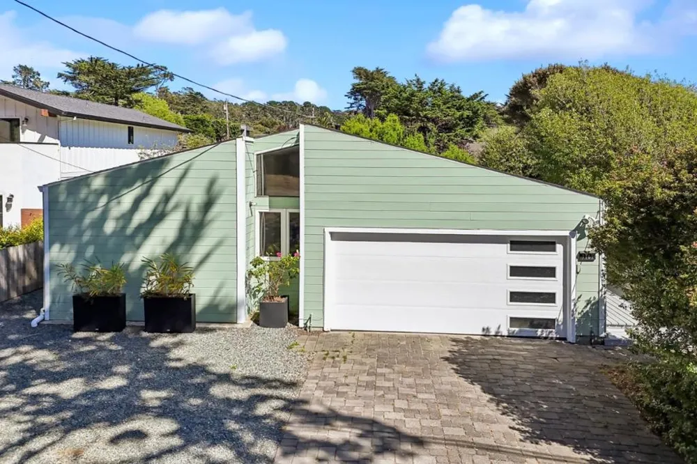 1161 Tamarind Street Montara, CA 94037