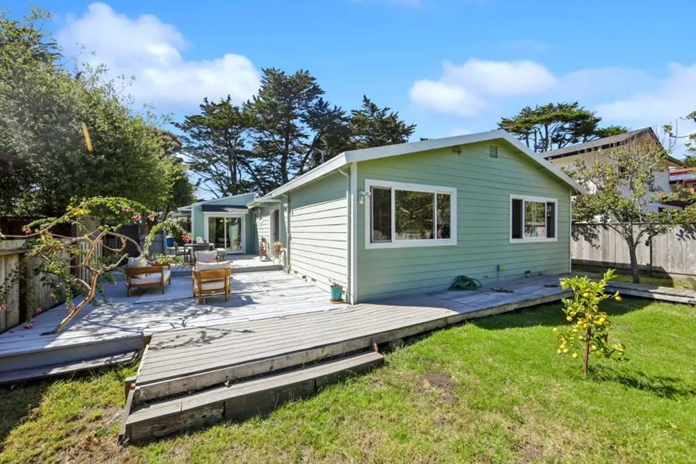 1161 Tamarind Street Montara, CA 94037