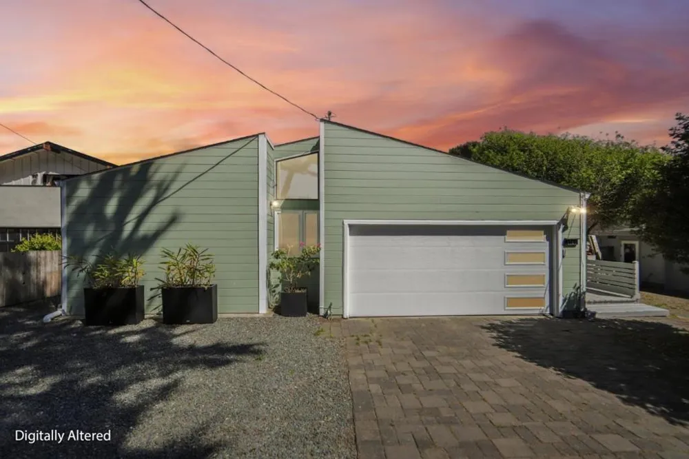 1161 Tamarind Street Montara, CA 94037