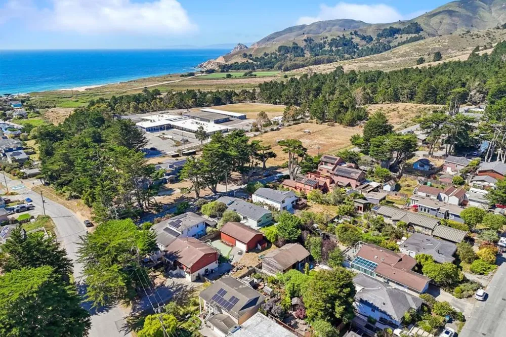 1161 Tamarind Street Montara, CA 94037