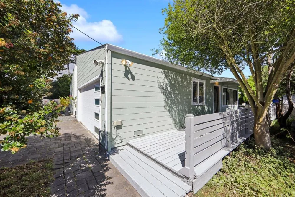 1161 Tamarind Street Montara, CA 94037