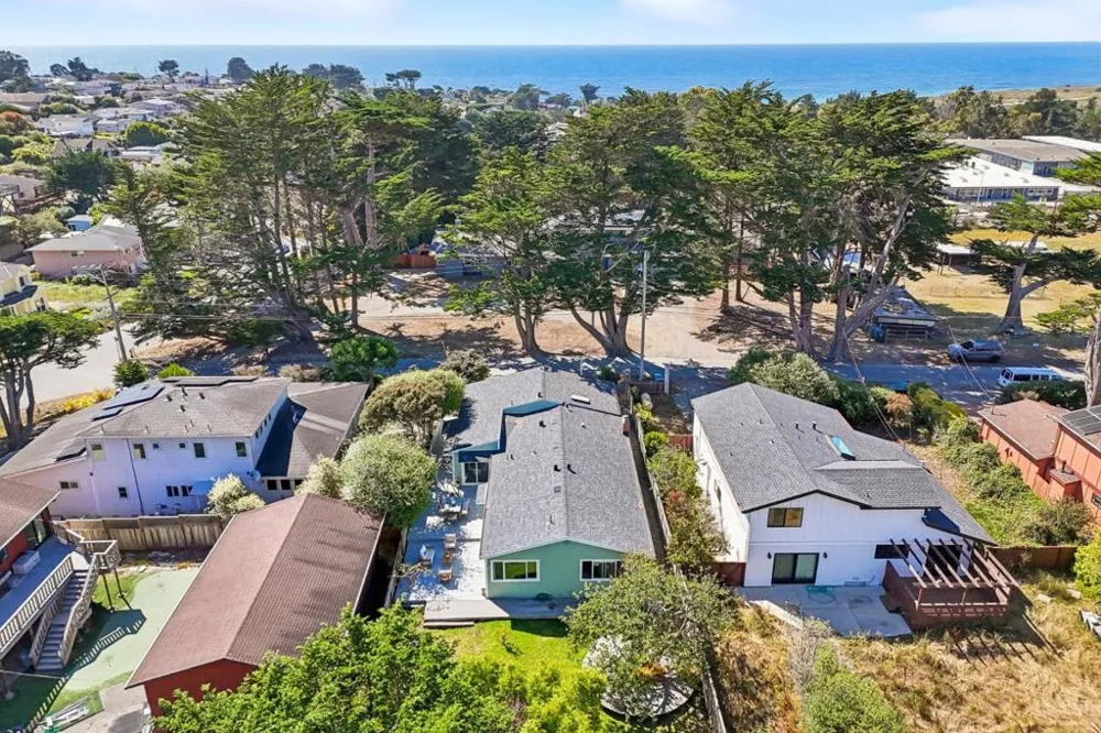 1161 Tamarind Street Montara, CA 94037