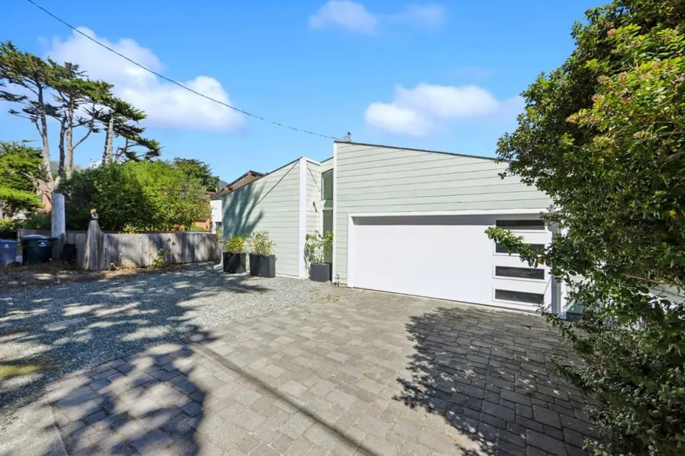 1161 Tamarind Street Montara, CA 94037