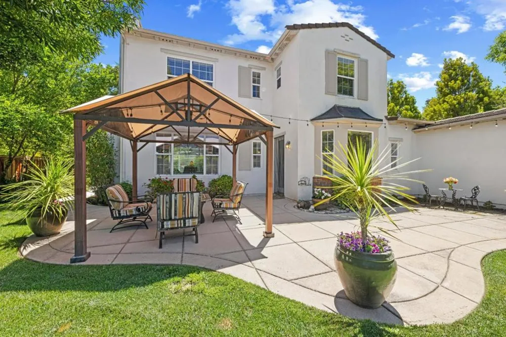 2730 Club Drive Gilroy, CA 95020