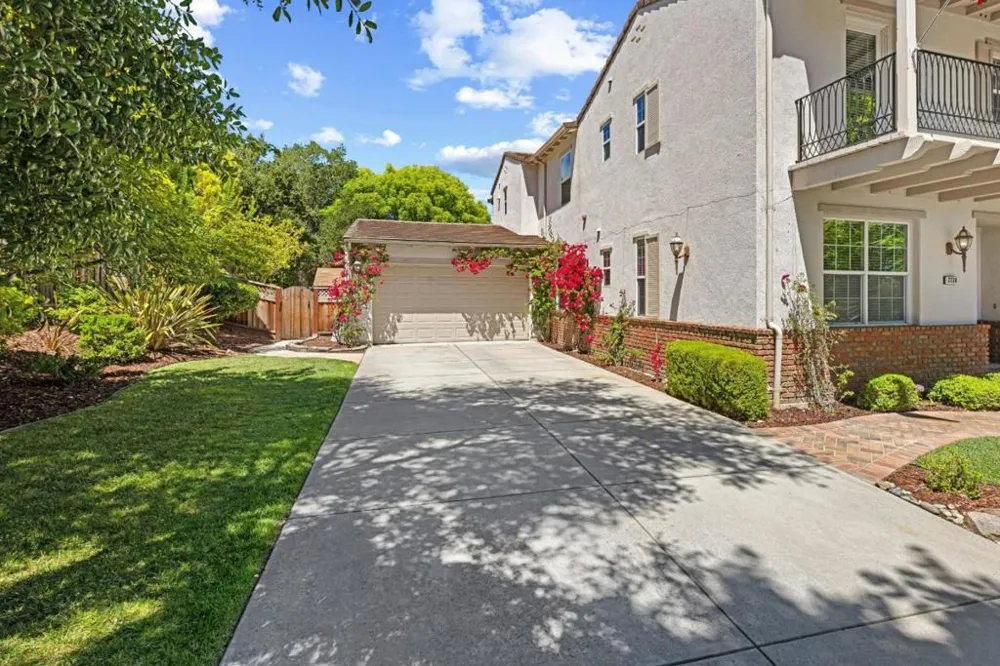 2730 Club Drive Gilroy, CA 95020