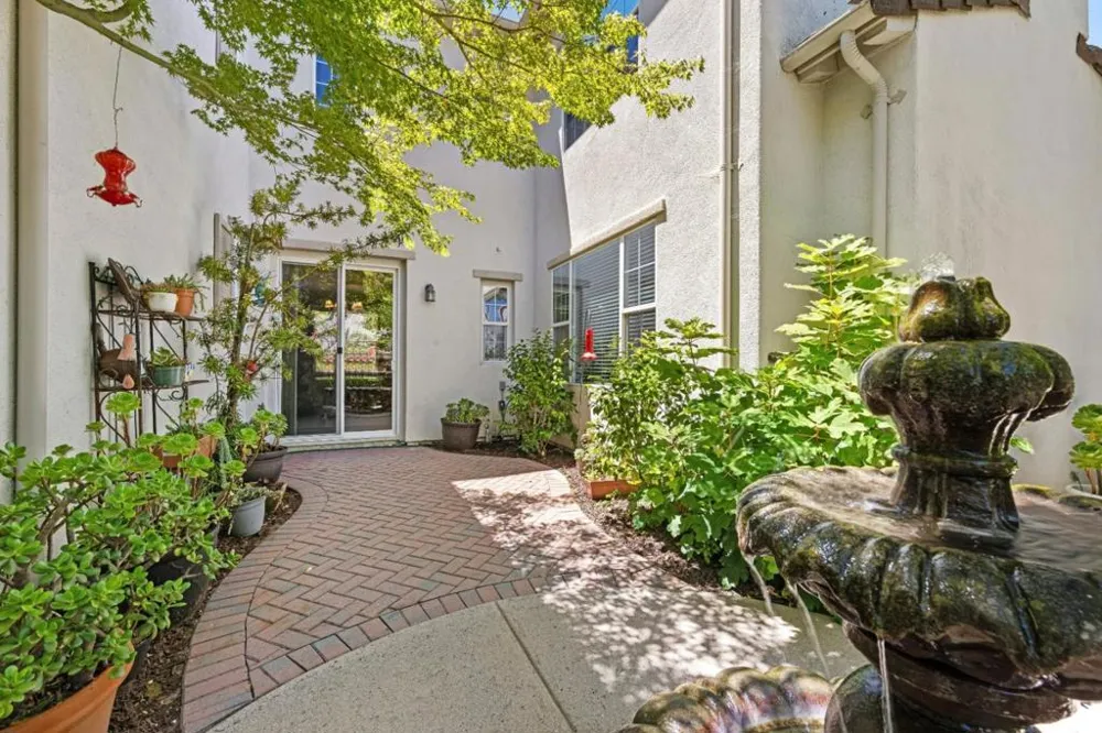 2730 Club Drive Gilroy, CA 95020