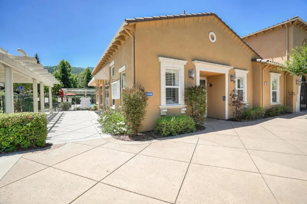 2730 Club Drive Gilroy, CA 95020