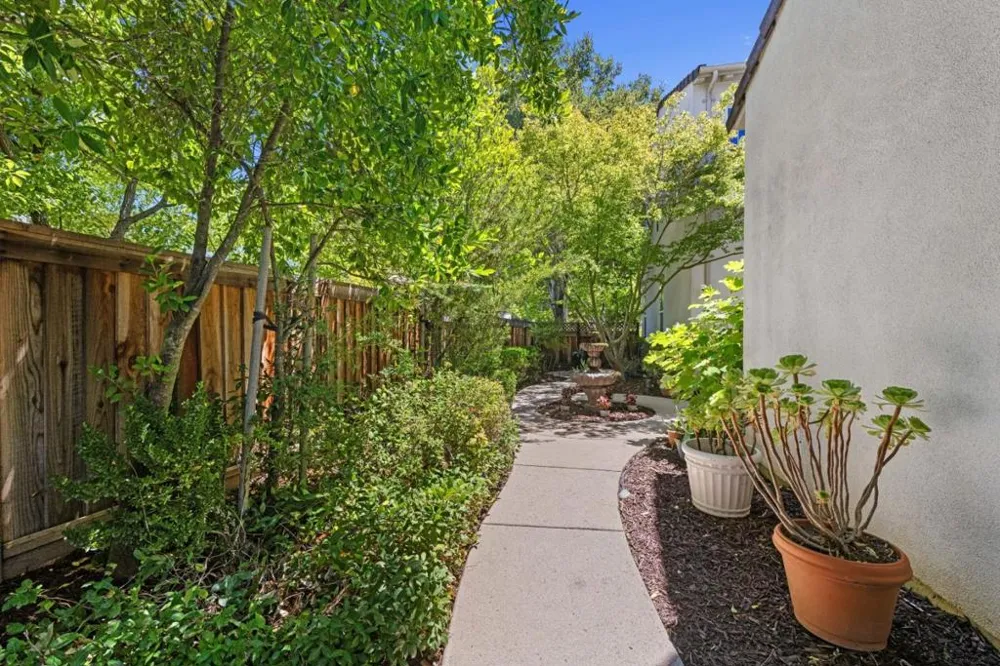2730 Club Drive Gilroy, CA 95020