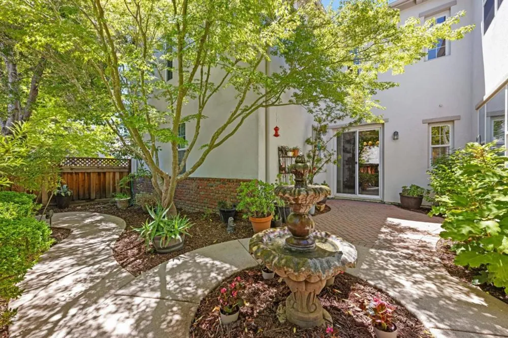 2730 Club Drive Gilroy, CA 95020