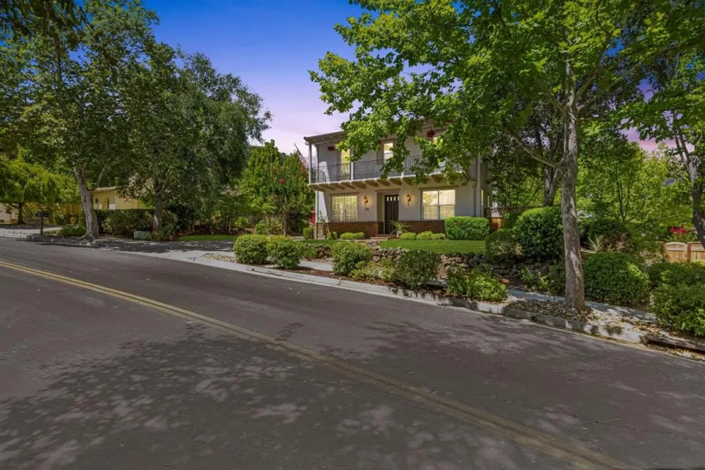 2730 Club Drive Gilroy, CA 95020