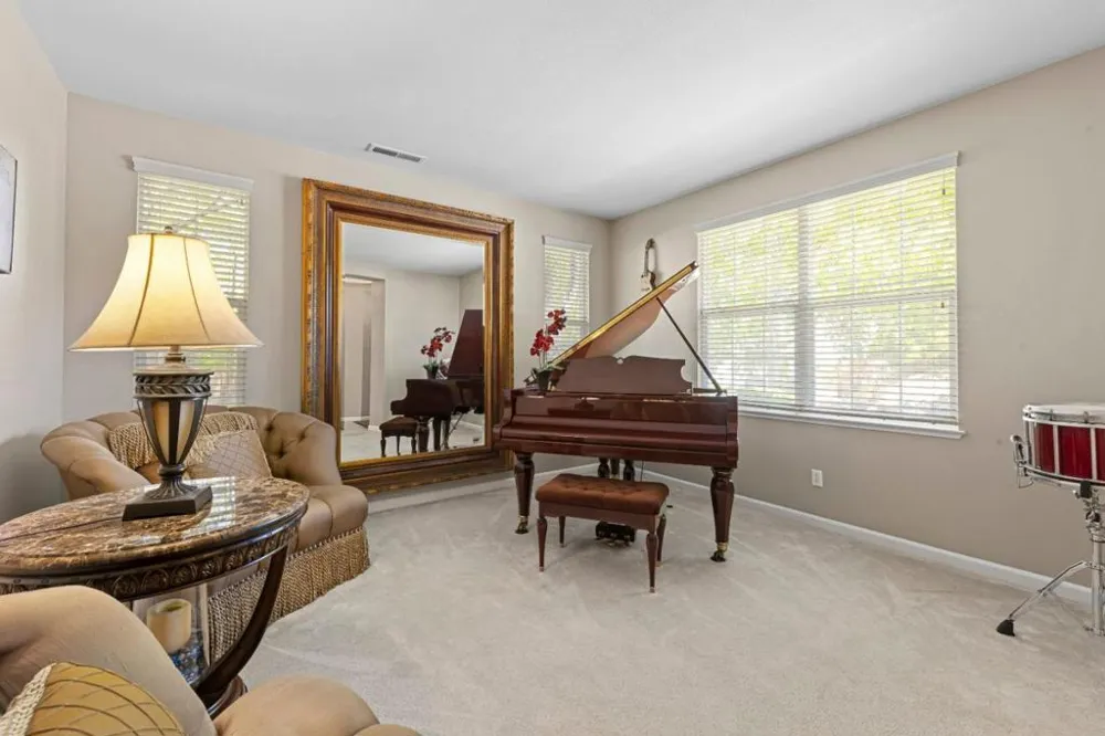 2730 Club Drive Gilroy, CA 95020