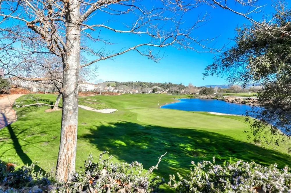 2730 Club Drive Gilroy, CA 95020