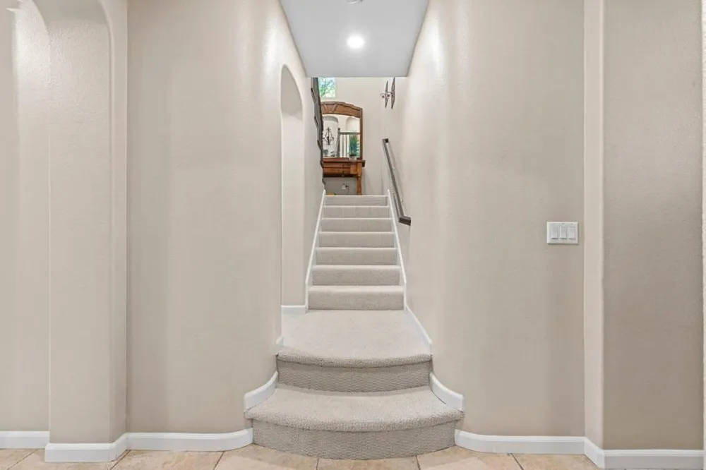 2730 Club Drive Gilroy, CA 95020
