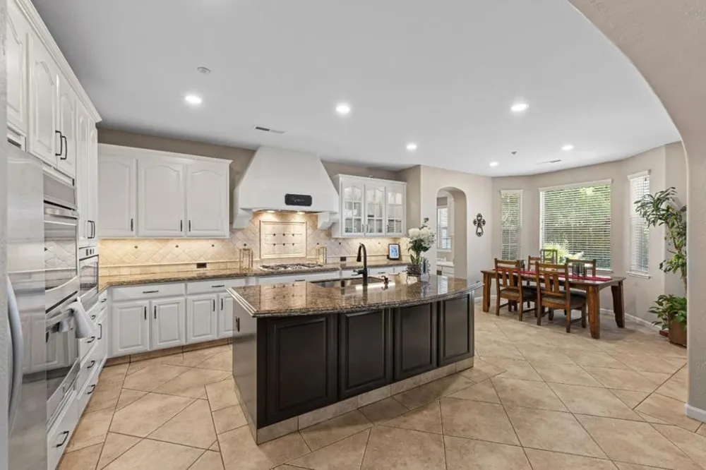 2730 Club Drive Gilroy, CA 95020