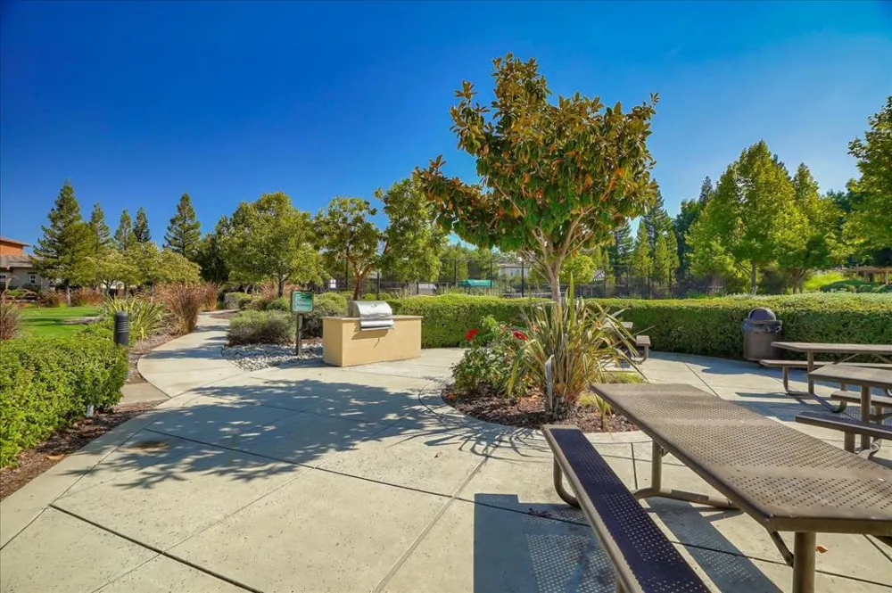 2730 Club Drive Gilroy, CA 95020
