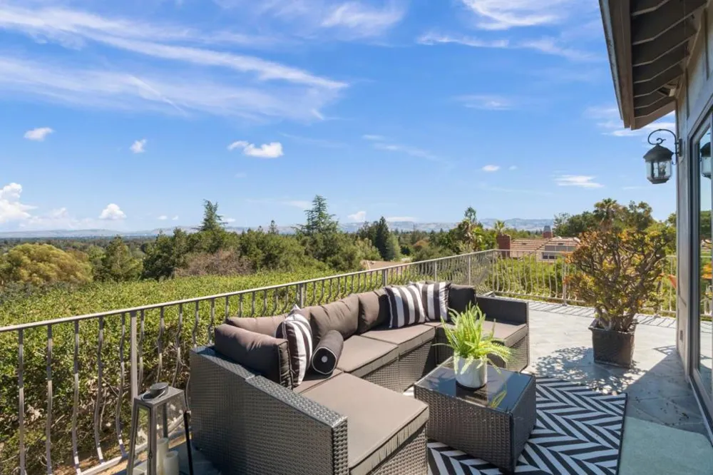 15217 Sobey Road Saratoga, CA 95070