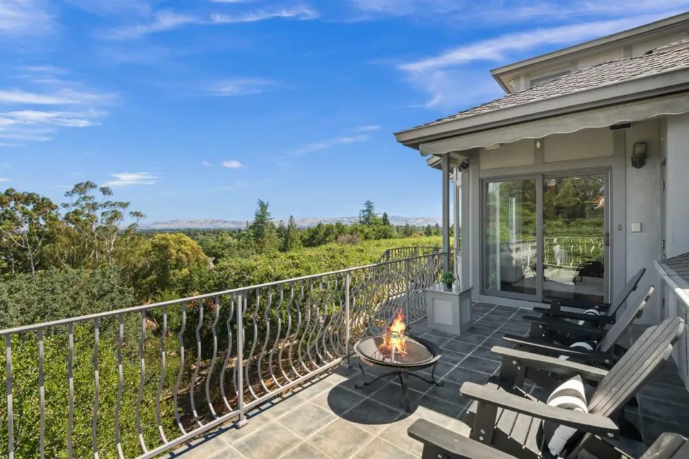15217 Sobey Road Saratoga, CA 95070