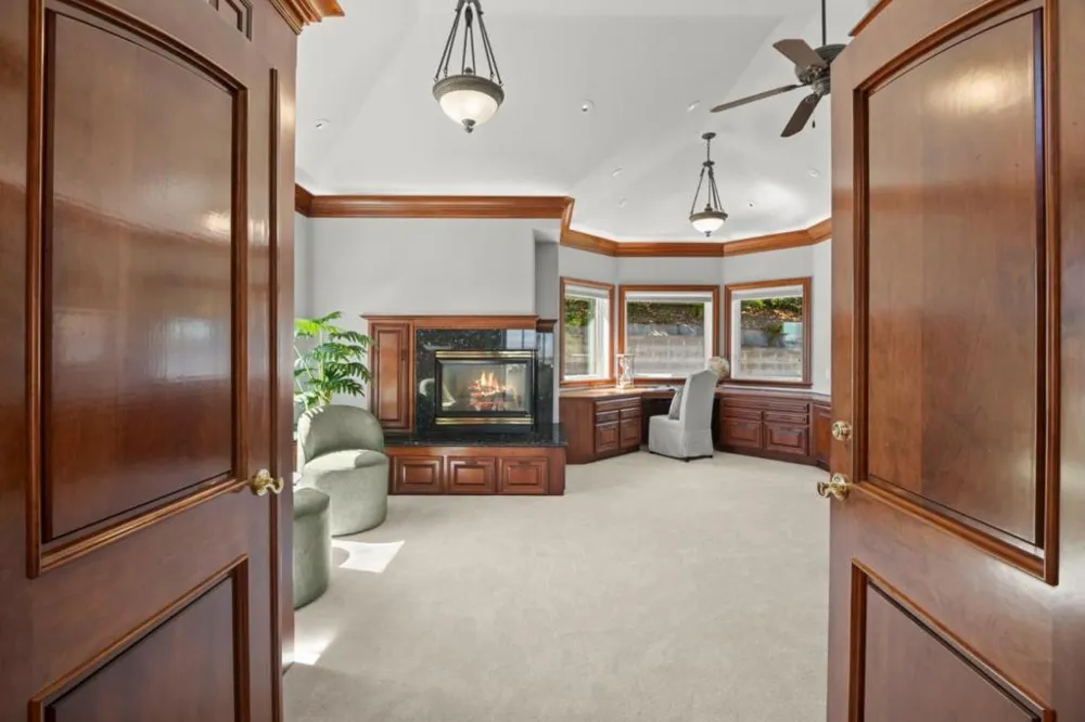 15217 Sobey Road Saratoga, CA 95070