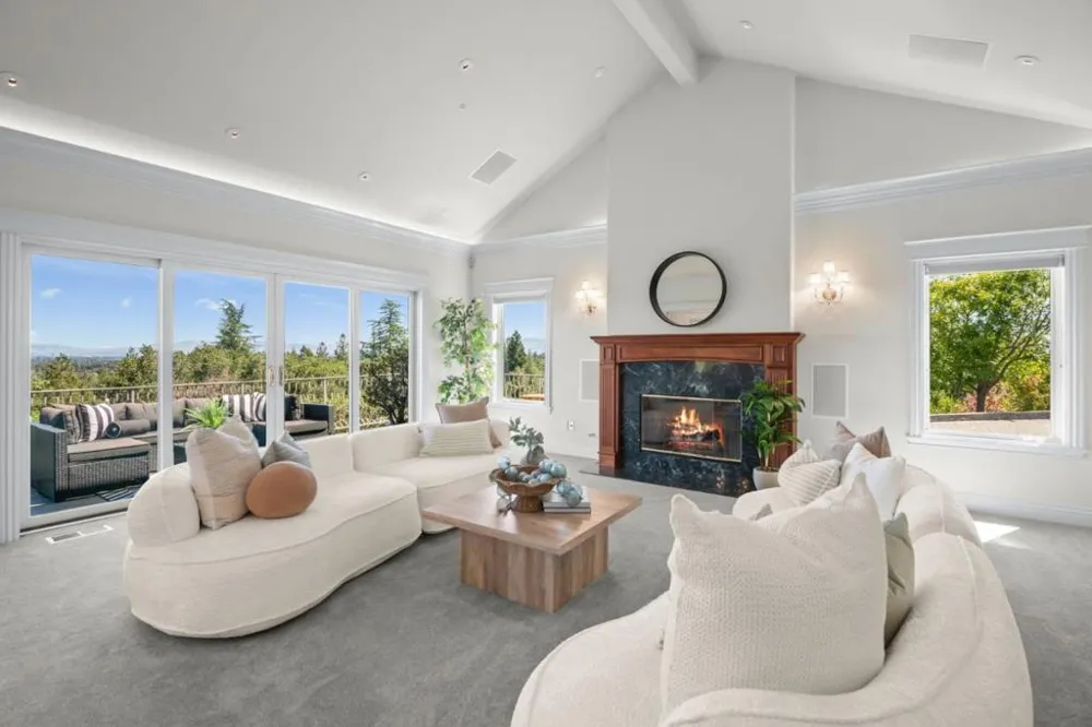 15217 Sobey Road Saratoga, CA 95070