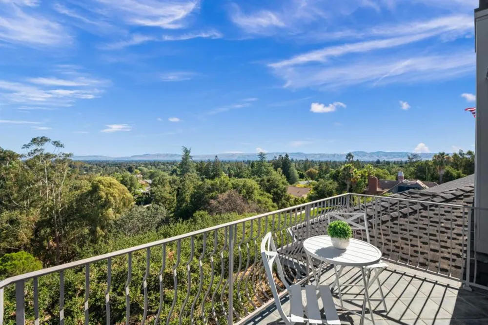 15217 Sobey Road Saratoga, CA 95070
