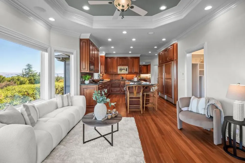 15217 Sobey Road Saratoga, CA 95070